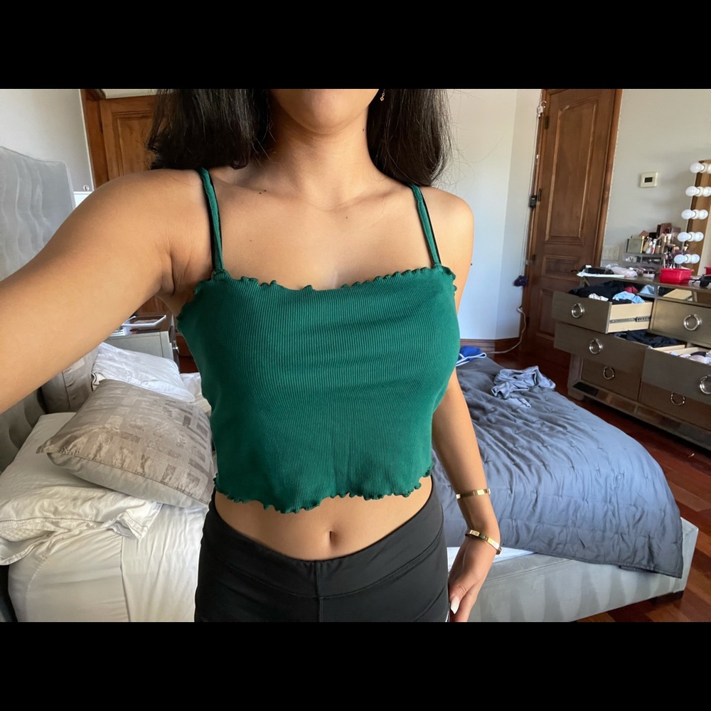 TOPSHOP Cropped Tank Top